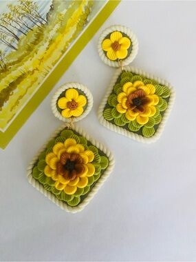 Sunflower Floral Dangle Earrings - Yellow & Green